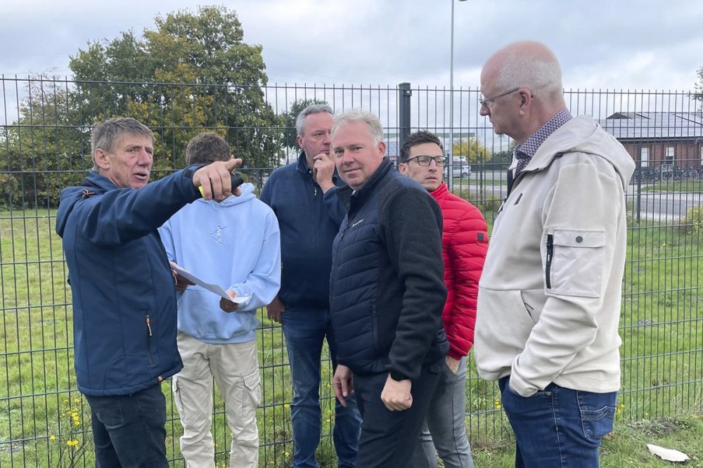 Geschwister Weisheit erkunden das IGEHA-Gel�nde - Hochseil-Gruppe bereitet Attraktionen vor (11.10.2025)