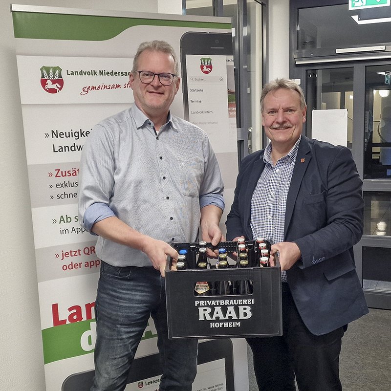 B�rgermeister l�st verlorene Wette ein