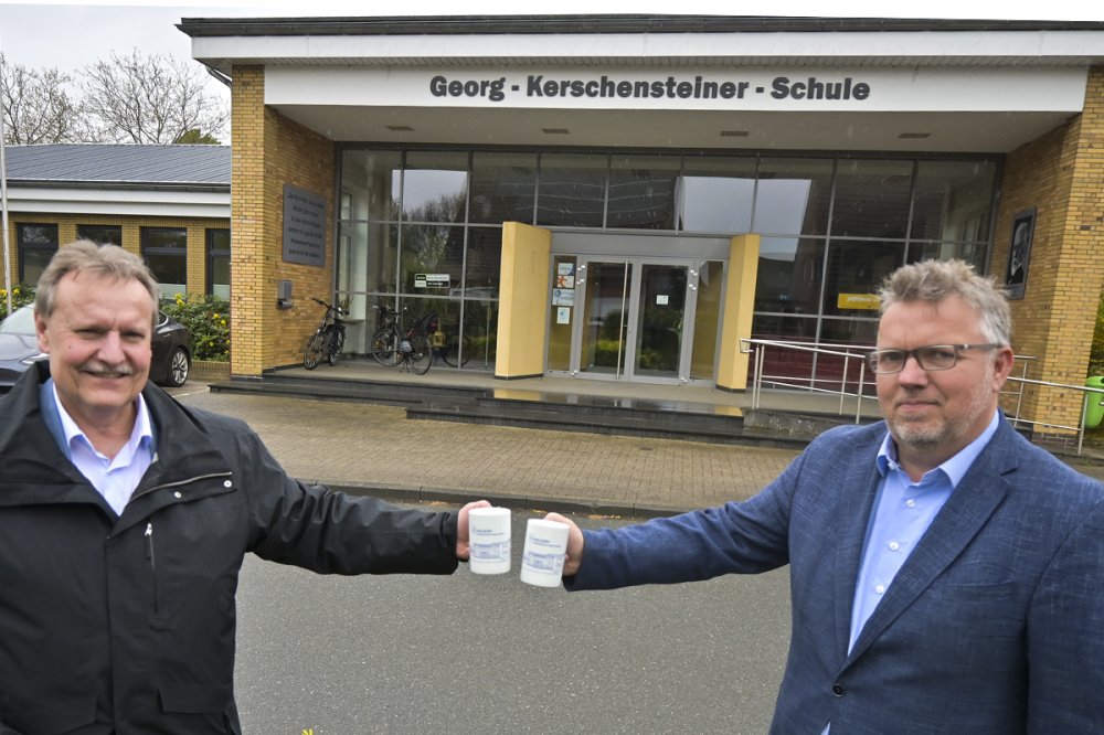Georg-Kerschensteiner-Schule auf neunter Holdorf-Tasse