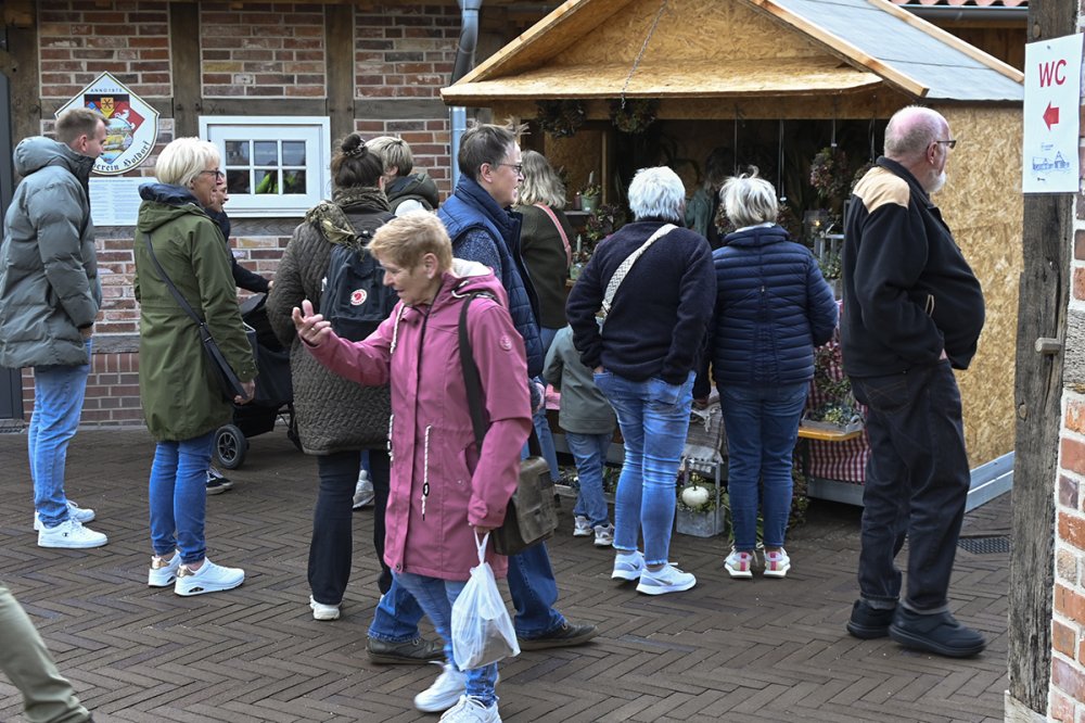 Gut besuchter erster Bauernmarkt