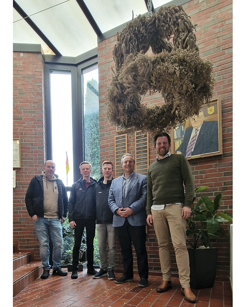 Erntekrone im Holdorfer Rathaus