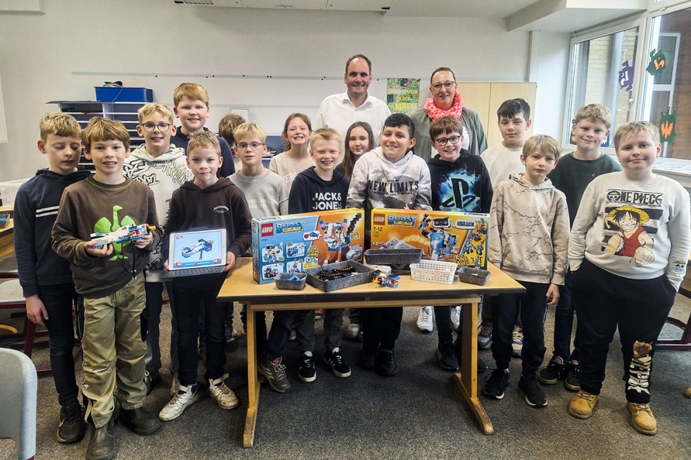 Lego-Boost f�r die Lego-AG an der GS Holdorf