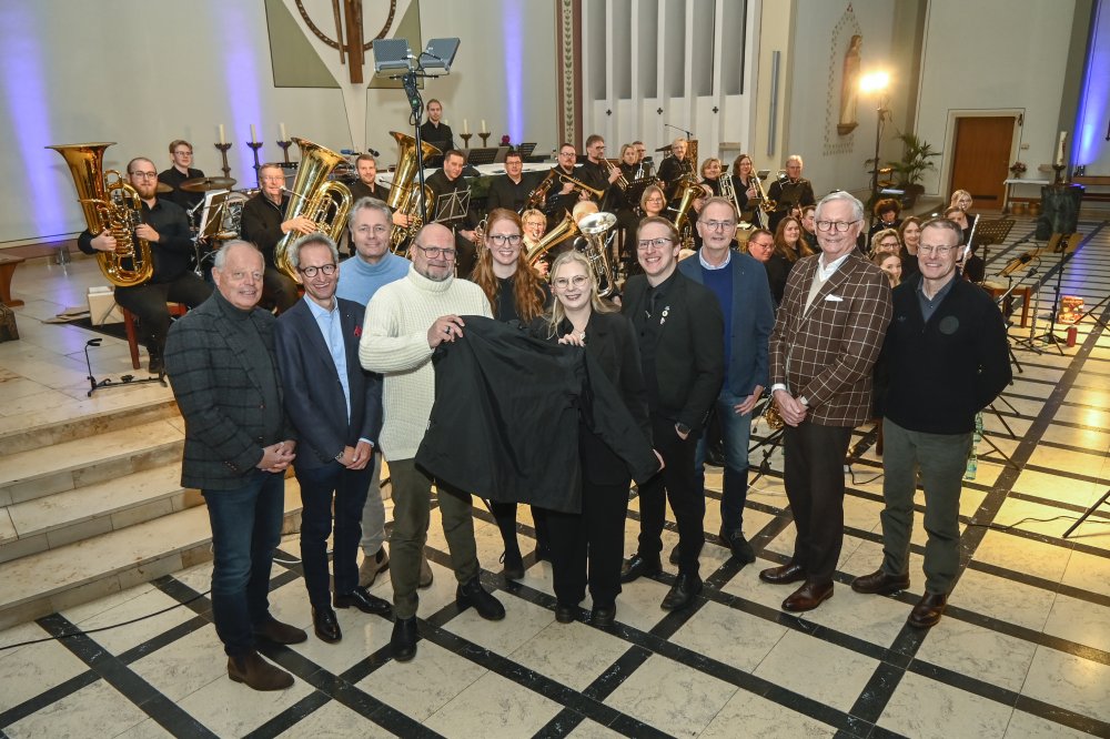 Lions spenden neues Outfit f�r Blasorchester Handorf-Langenberg