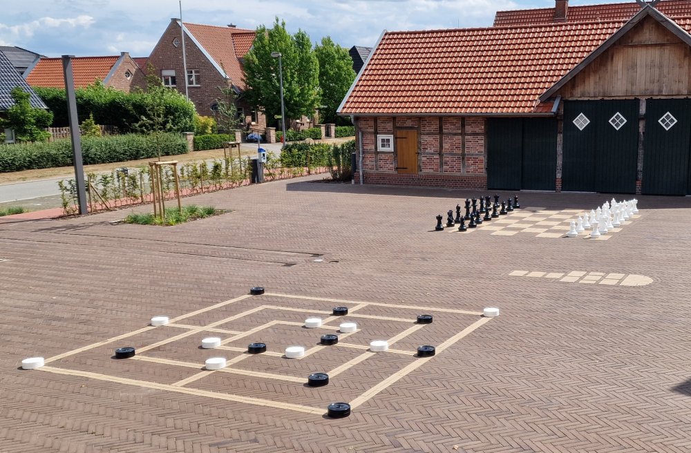 Der B�rgerpark wartet auf seine Schach- und M�hlespieler!