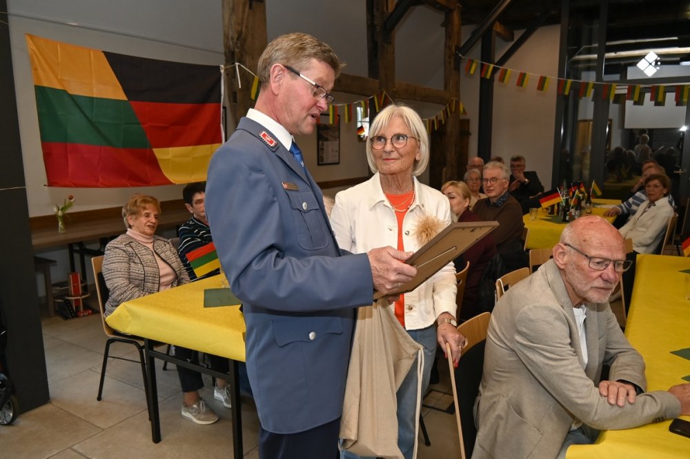 Litauenkreis verabschiedet Angela von Grafen